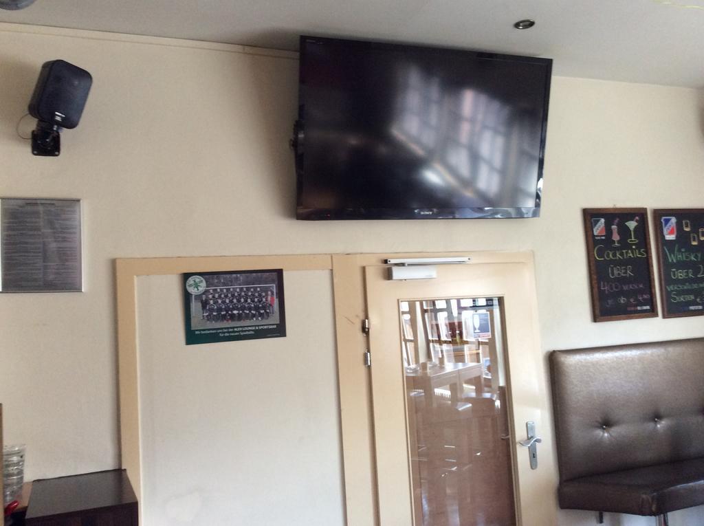 Отель Alex -Lounge -Sportsbar -Smokerlounge Otterbach Экстерьер фото